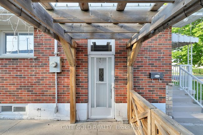 64 Nash Rd S, House other with 6 bedrooms, 2 bathrooms and 3 parking in Hamilton ON | Image 20