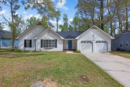 2223 S Sherwood Dr, Valdosta, GA, 31602-2234 | Card Image