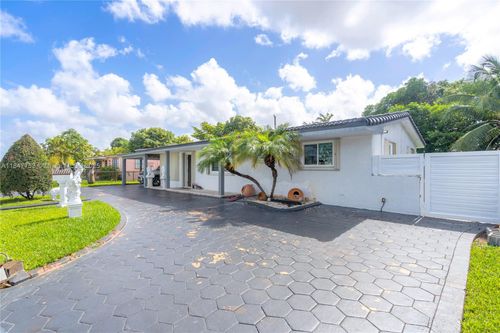 6975 W 10th Ct, Hialeah, FL, 33014-5101 | Card Image