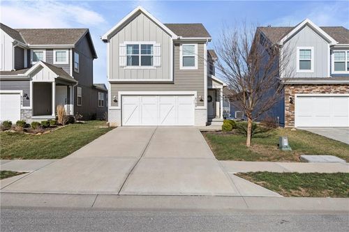 8788 9th St, Blue Springs, MO, 64064-8027 | Card Image