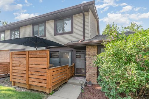22b-8306 Portsmouth Dr, Darien, IL, 60561-8502 | Card Image