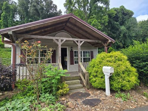 515 E Race St, Kingston, TN, 37763-2832 | Card Image