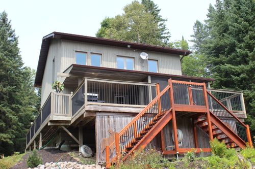 1082 Green Lake Rd, Algonquin Highlands, ON, K0M1S0 | Card Image