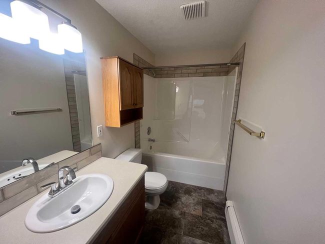 207 - 280 Riverside Dr E, Condo with 2 bedrooms, 2 bathrooms and 1 parking in Drumheller AB | Image 12