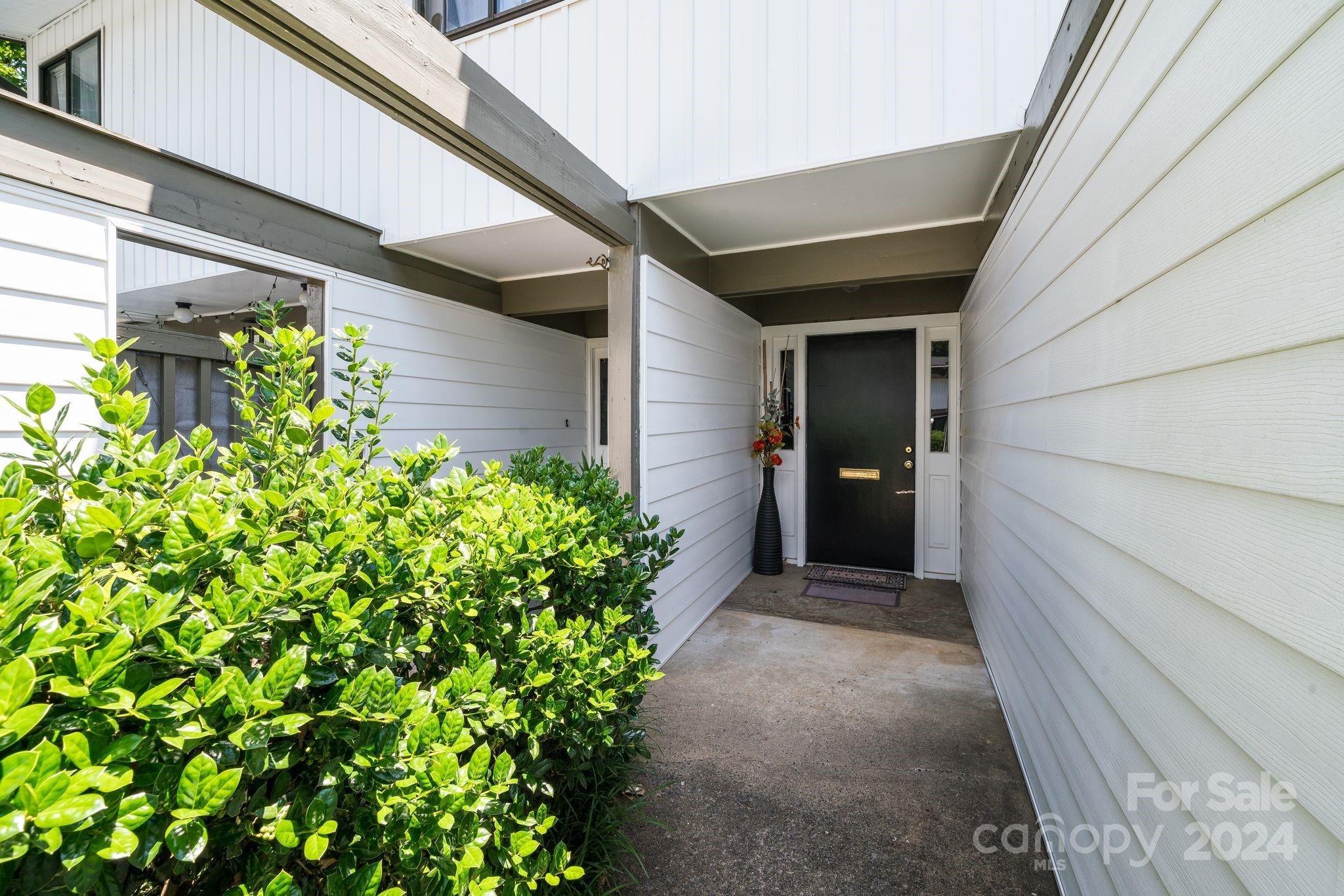 Winding Creek Ln, Charlotte, NC 28226