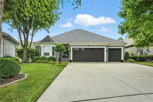 6104 Double Eagle Ct, Parkville, MO, 64152-4970 | Card Image