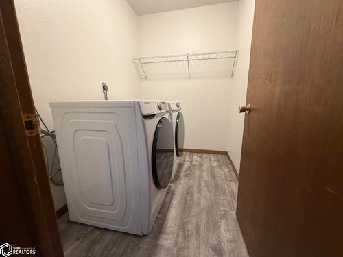 1302 N Adams, Mason City, IA, 50401 | Card Image