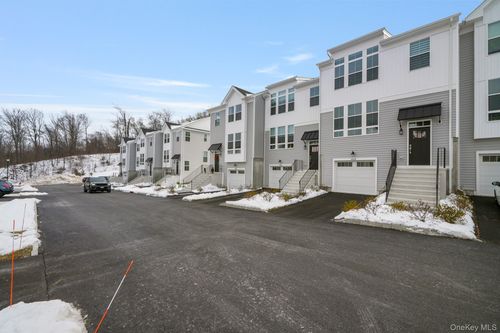 62-4034 Chestnut Ridge Rd, Fishkill, NY, 12524-4997 | Card Image