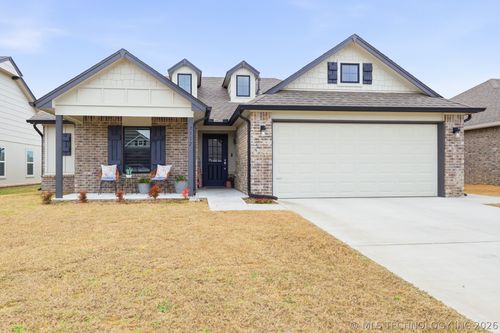 7512 E 89th St N, Owasso, OK, 74055-7994 | Card Image