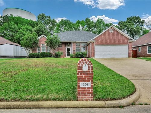 301 Whitehouse Oaks St, Lufkin, TX, 75901-7232 | Card Image