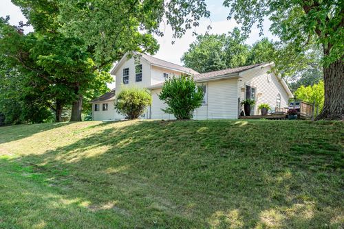 2151 M 140, Benton Harbor, MI, 49022-9621 | Card Image