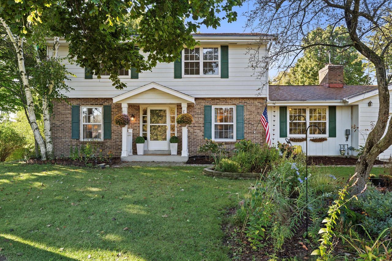 Cresthill Ct, Cedarburg, WI 53012 #1