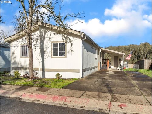 21-777 College Park Dr Sw, Albany, OR, 97322-8401 | Card Image