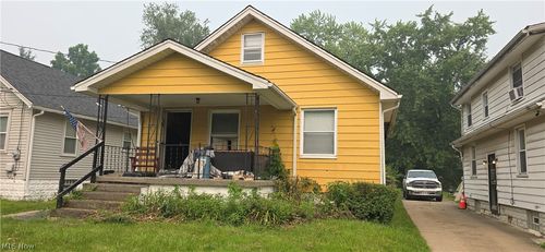869 Sunshine Ave, Youngstown, OH, 44505-3446 | Card Image