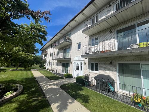 apt-2b-7530 W 111th St, Worth, IL, 60482-1083 | Card Image