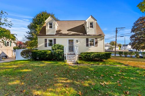 18 Pasadena Ave, Nashua, NH, 03064-2045 | Card Image