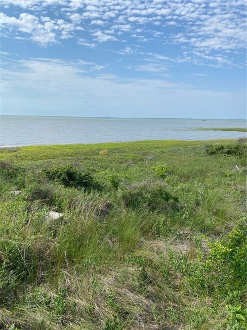 2514 1st St, Bayside, TX, 78340 | Card Image