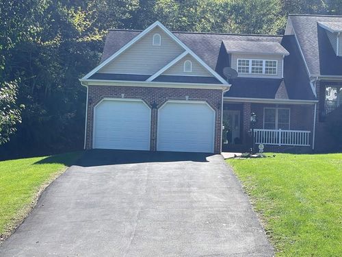 251 Cresswood Dr, Richlands, VA, 24641-3015 | Card Image