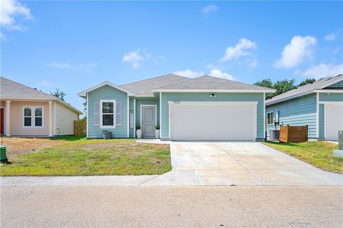 1925 Lighthouse Lake Ln, Aransas Pass, TX, 78336-1942 | Card Image