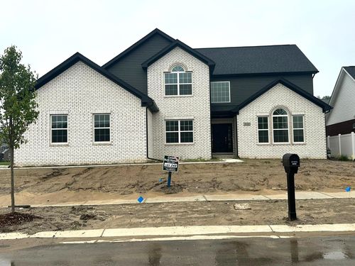 20282 Fountain View Ln, Brownstown Twp, MI, 48183-1159 | Card Image
