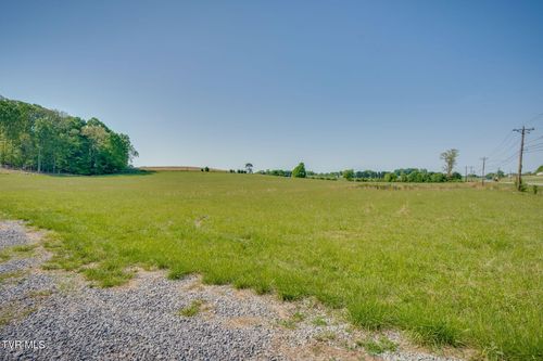 826 Main St, Surgoinsville, TN, 37873-6000 | Card Image