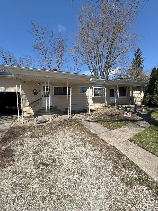 3302 Newton Rd, House other with 3 bedrooms, 2 bathrooms and null parking in Commerce Township MI | Image 6