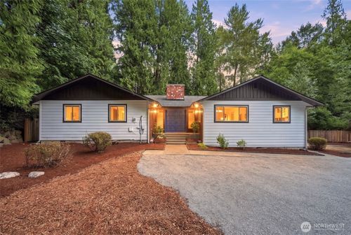 23029 61st Ave Se, Woodinville, WA, 98072-8611 | Card Image