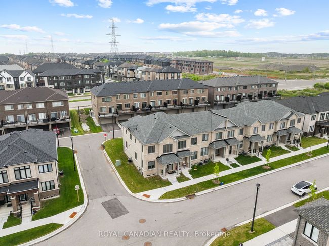 2670 Delphinium Trail, House attached with 4 bedrooms, 3 bathrooms and 1 parking in Pickering ON | Image 4