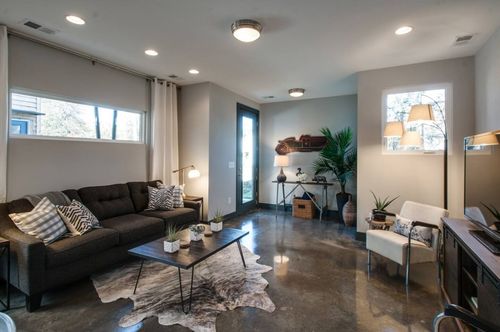 a-1069 2nd Ave S, Nashville, TN, 37210-2642 | Card Image