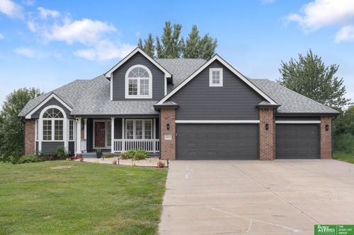 4003 Birchwood Dr, Bellevue, NE, 68123-3741 | Card Image