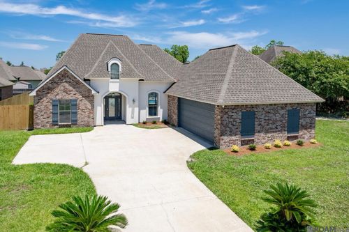 19934 Pecan Hill Dr, Zachary, LA, 70791-5363 | Card Image