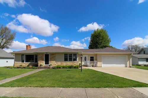 1107 H Ave, Grundy Center, IA, 50638-1042 | Card Image