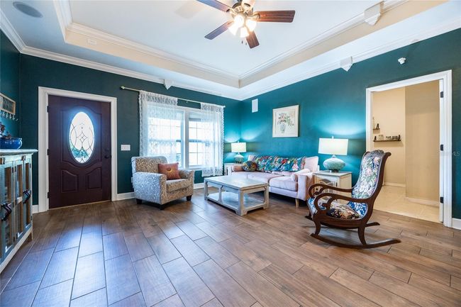 Family Room | Image 6