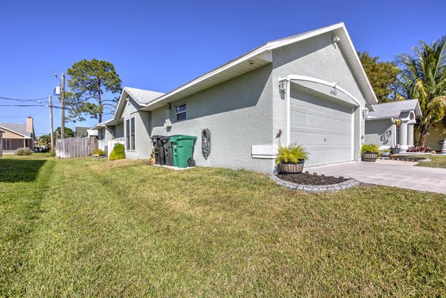 3582 Sw Margela St, House other with 3 bedrooms, 3 bathrooms and null parking in Port St Lucie FL | Image 6