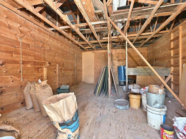 Garage interior | Image 23