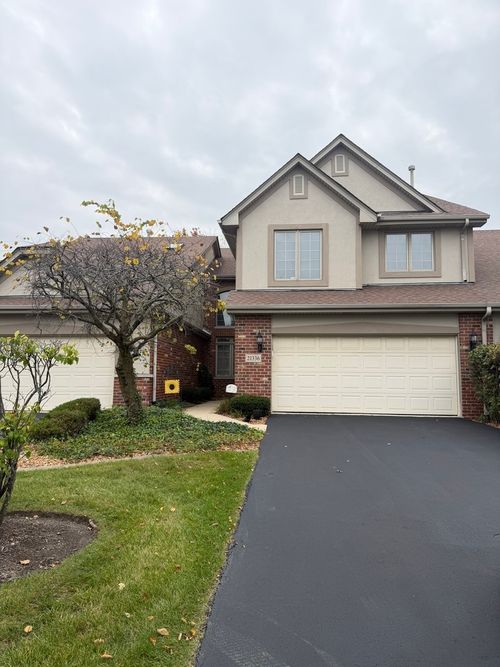 21336 Settlers Pond Dr, Frankfort, IL, 60423-7977 | Card Image