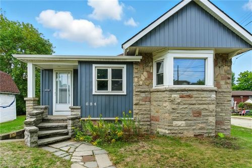 684 Beach Blvd, Hamilton, ON, L8H6Y4 | Card Image