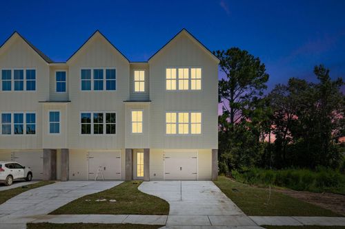 1600 Lauda Dr, Mount Pleasant, SC, 29464-9775 | Card Image