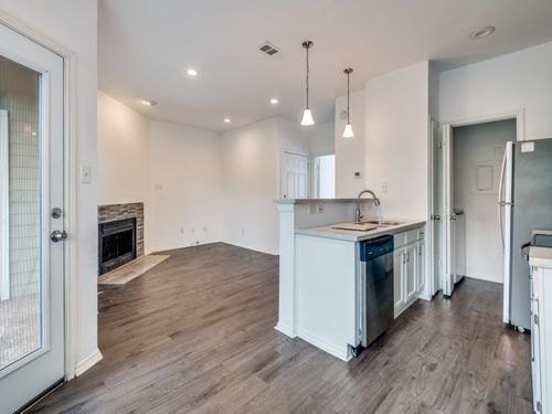 apt-605-4113 Esters Rd, Irving, TX, 75038-4722 | Card Image