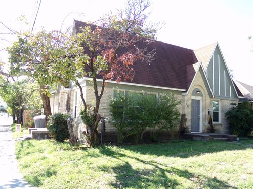 902 Centre St, Dallas, TX, 75208-6021 | Card Image