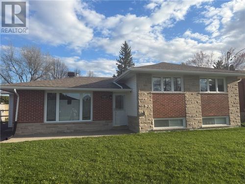 1507 Canterbury St, Sudbury, ON, P3A1H7 | Card Image