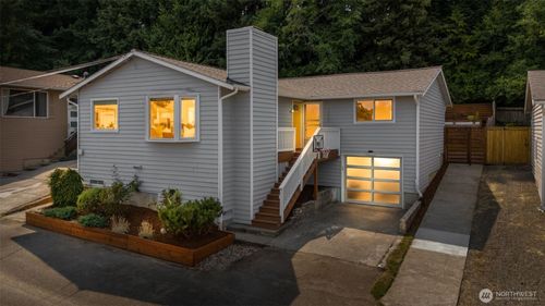 5423 31st Ave Sw, Seattle, WA, 98126-2967 | Card Image