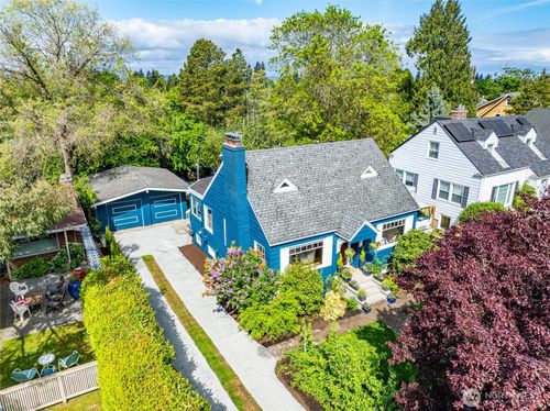 3245 45th Avenue Sw, Seattle, WA, 98116 | Card Image
