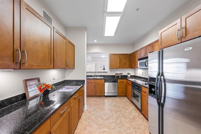 APT-445 - 2299 Lone Star Dr, Condo with 2 bedrooms, 2 bathrooms and 2 parking in Sugar Land TX | Image 5