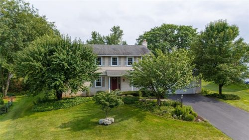 77 S Ridge Trl, Fairport, NY, 14450-3858 | Card Image