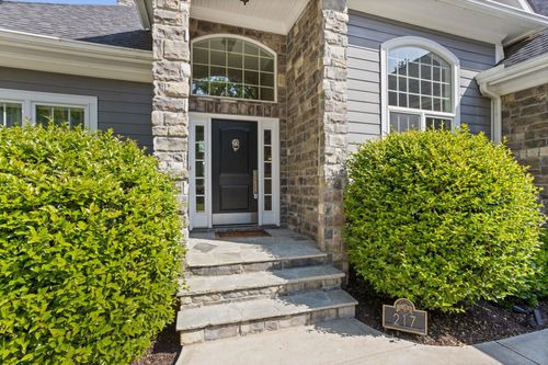 217 Commonwealth Dr, Ninety Six, SC, 29666-8300 | Card Image