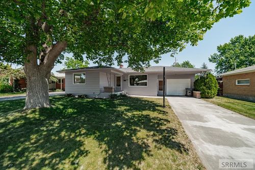 935 Stanger Ave, Idaho Falls, ID, 83404-5521 | Card Image