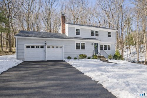 6 Buckboard Ln, Fairfield, CT, 06824-7104 | Card Image