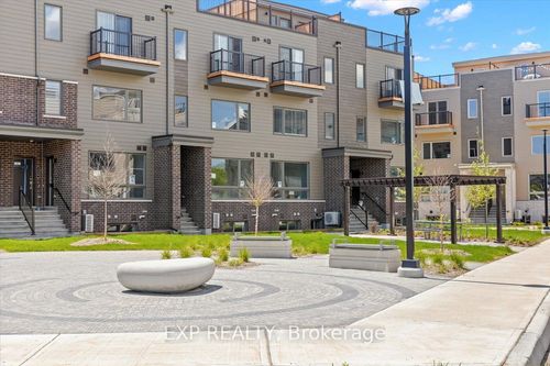 422 Mishi Private, Manor Park - Cardinal Glen and Area, ON, K1K0P2 | Card Image