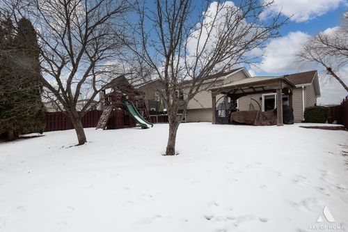 2800 Brisbane Dr, Lake In The Hills, IL, 60156-5988 | Card Image